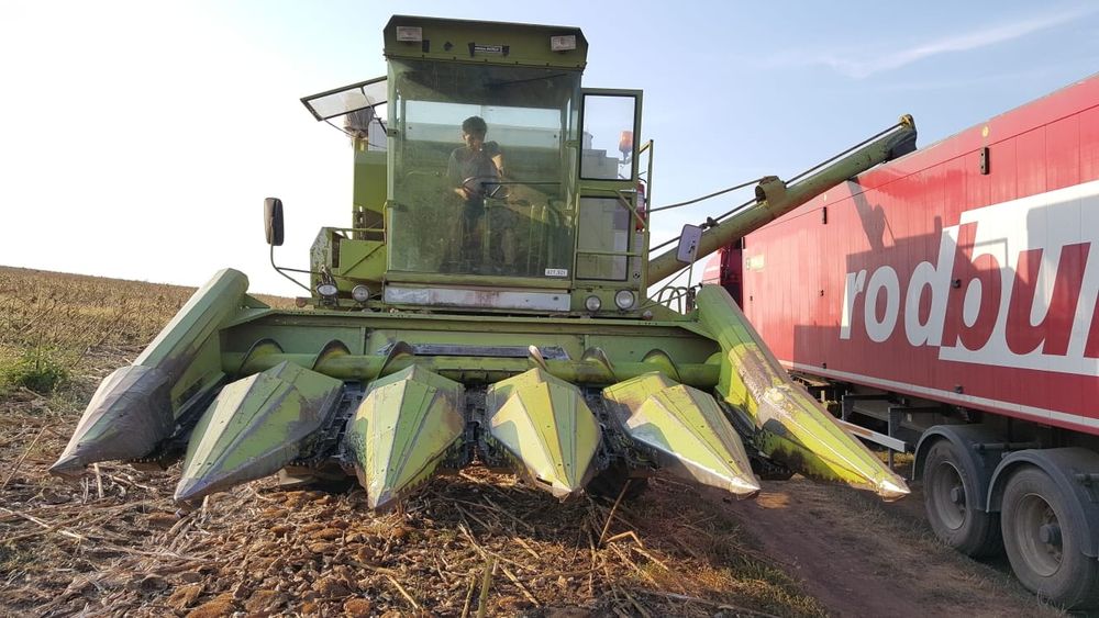 Combina Claas Dominator 85