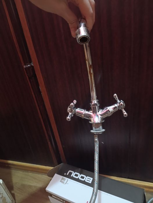 Кран-сместитель с двумя кранами, полуоборот