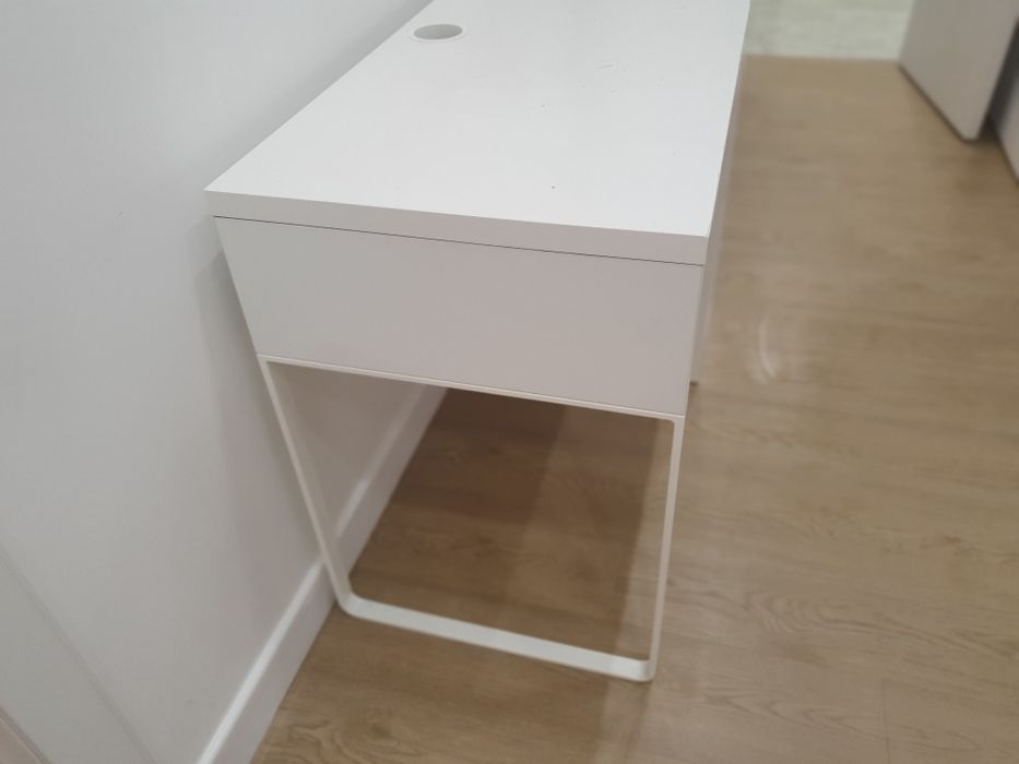 Продам стол письменный IKEA Микке