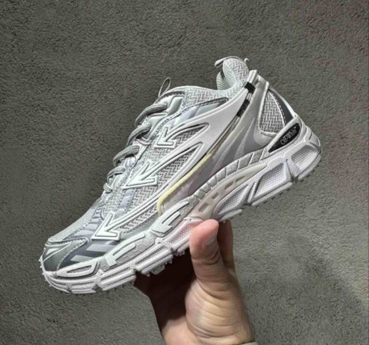 Off-White Be Right Back