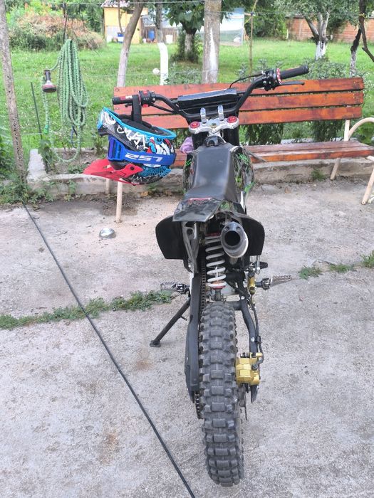 Продавам KXD PRO 125cc – Като нов (на 1 месец) + Каска