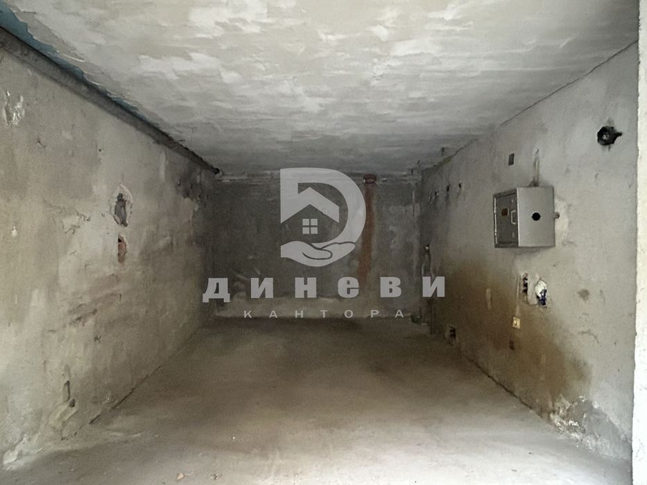 Продава се Гараж / Паркомясто в Стара Загора, Три чучура - юг - 18 кв.м за 595 €/кв.м - Снимка #1