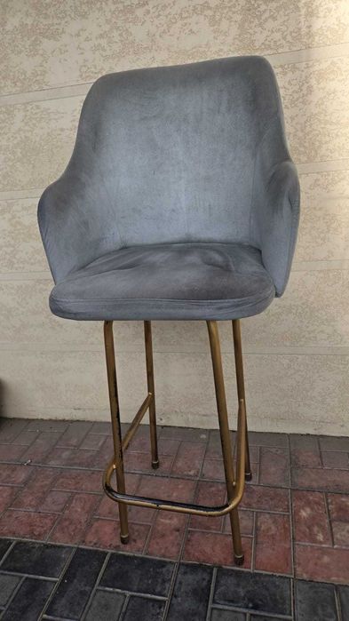 Высокие стулья для макияжа