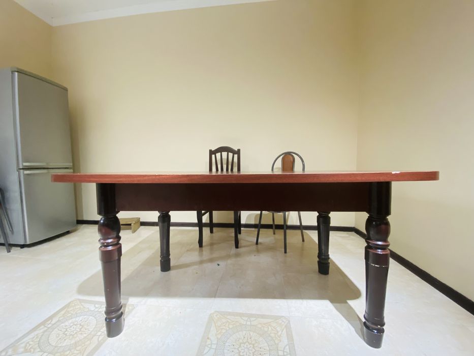 Стол со стульями