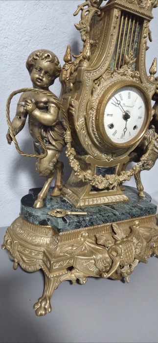 Ceas de simeniu din bronz