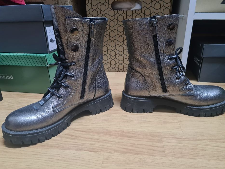 Ghete Dasha, stare impecabila, piele naturala, marime 37
ori. 
Piele n