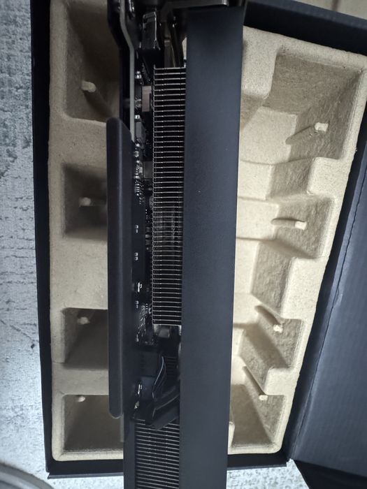 Видеокарта RTX 5060Ti 16gb