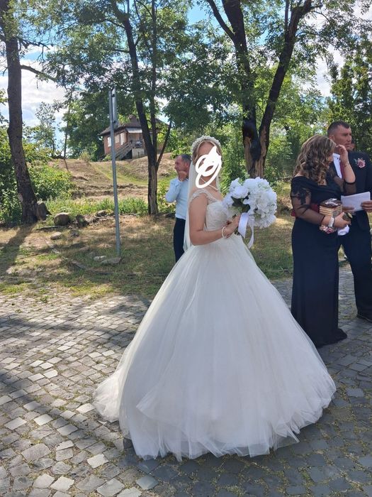 Vand rochie de mireasă