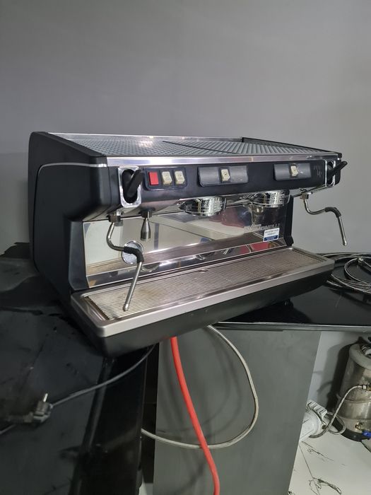 Кофемашинка фирмы simonelli