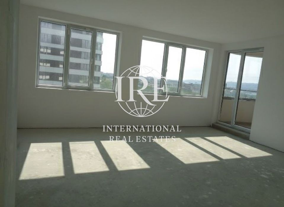 Продава се Тристаен апартамент в Варна, Трошево - 115 кв.м за 2000 €/кв.м - Снимка #2