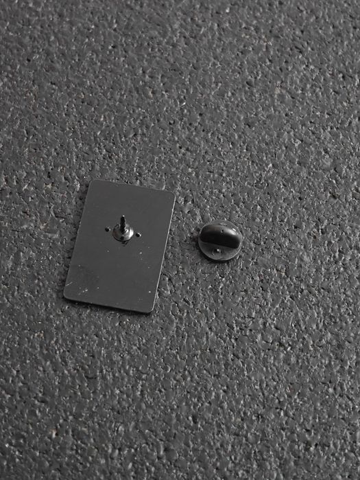 Pin metalic cu doua pisici stil cărți tarot