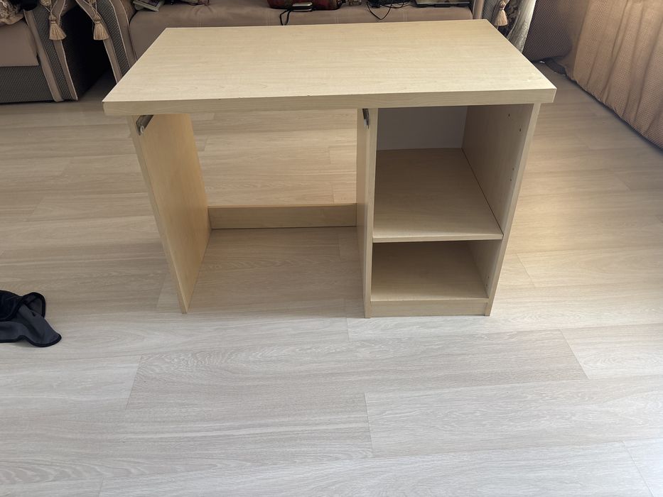 Продам стол в хорошем состояние