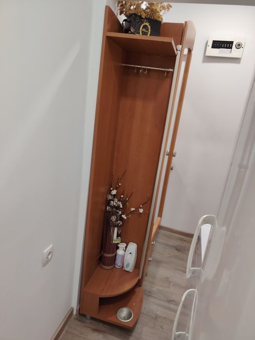 Мебел за антре-много много удобна