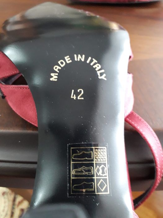 Продам туфли на шпильки