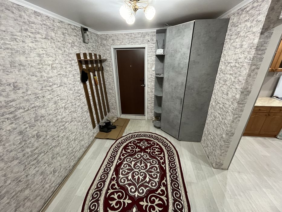 Продам 2 комн квартиру. 4 микр