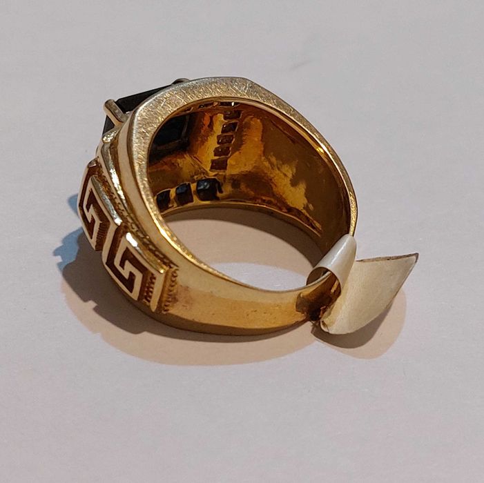 Перстень мужской золотой  кольцо