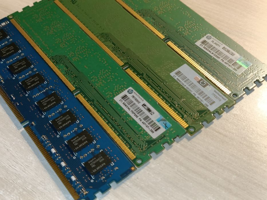 4x RAM DDR3 (netestat) 2GB, 4GB