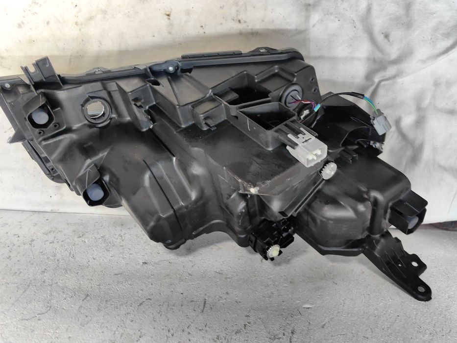 Оригинален фар Сузуки  Suzuki Vitara Feis Led