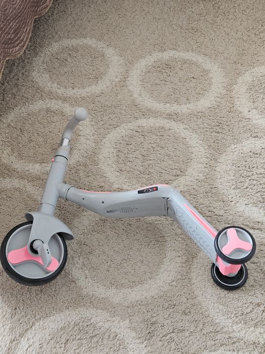 Продам беговел-трансформер 3а1