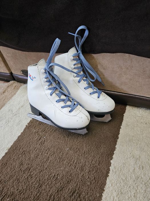 Коньки фигурные  28 размер