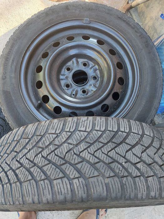 Автомобилни гуми с джанти