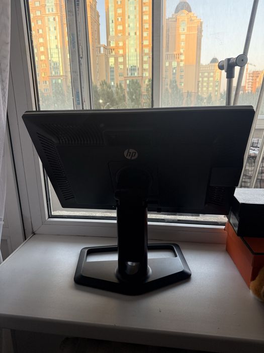 монитор HP ZR2440w