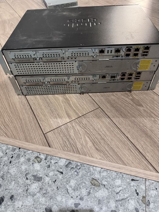 Продам Cisco 2900