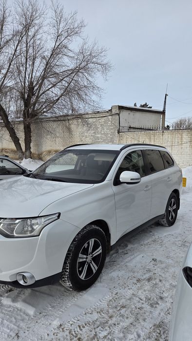 Mitsubishi Outlander 2013 г.