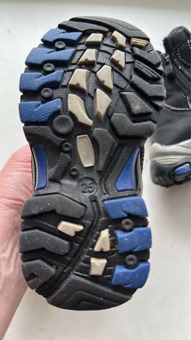 Продам детские зимние ботинки