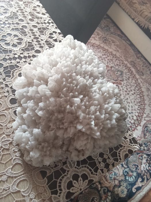 Vând floare de mina calcita .proveniență  mina săsar. Predare personala jud Maramureș