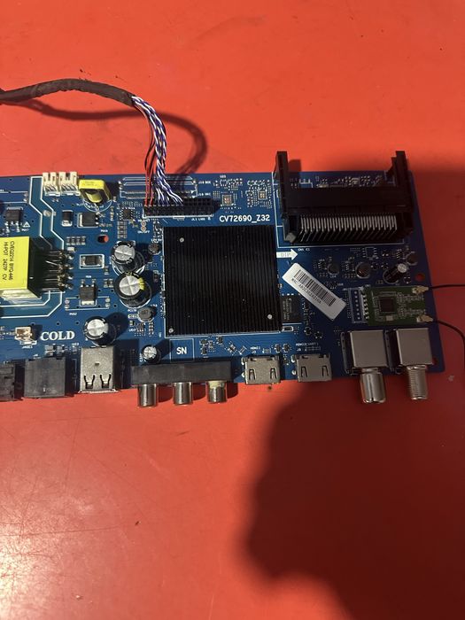 Vand diferite placi si tv-uri