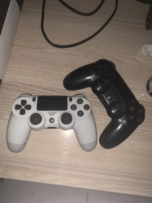 Продам геймпад пс 4