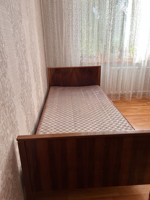 Кровать в хорошем состоянии