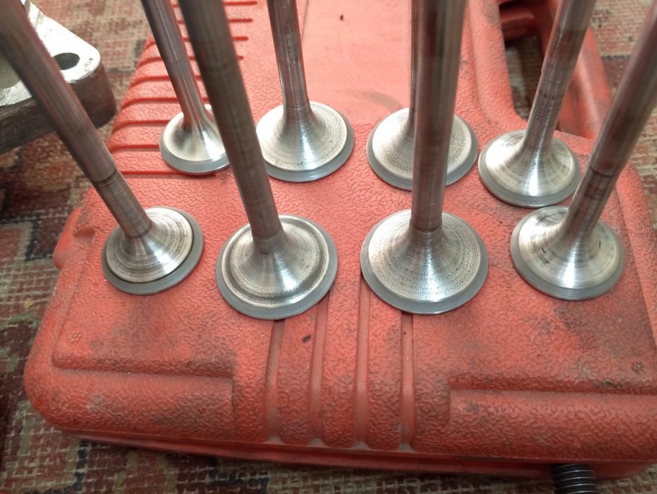 Продам ГБЦ ваз 2108-15