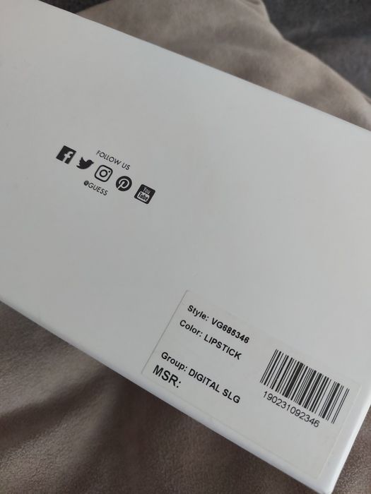 Портмоне на Guess.