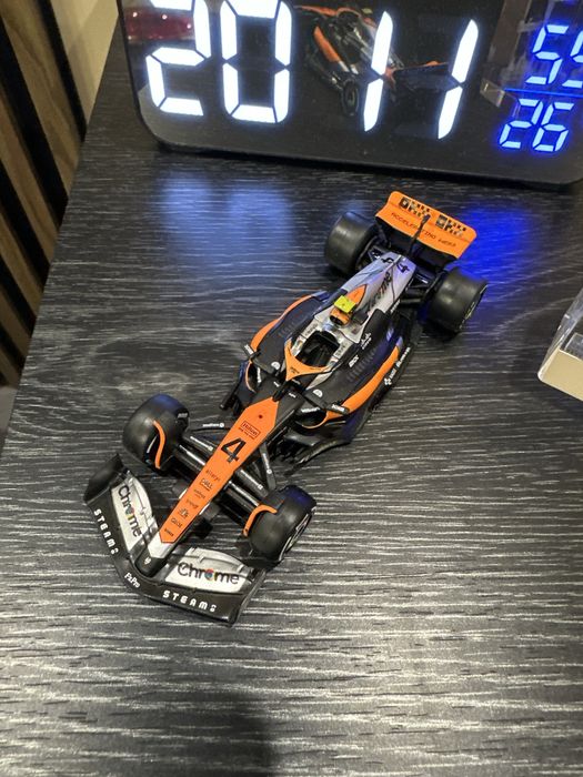 Formula 1 Burago Mclaren 1:43