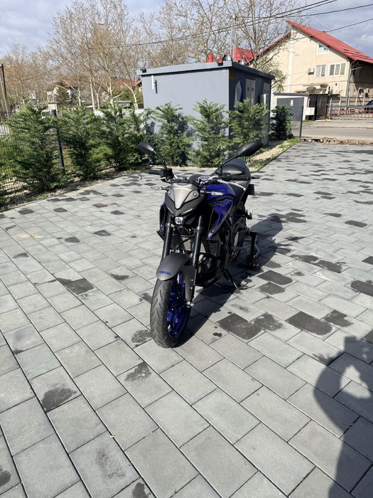 Motocicleta Yamaha MT03