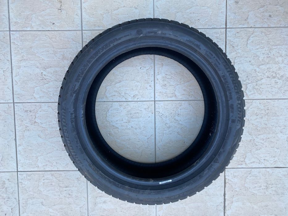 Гума зимна гуми 225/45/18” BRIDGESTONE BLIZZAK LM 001,RFT