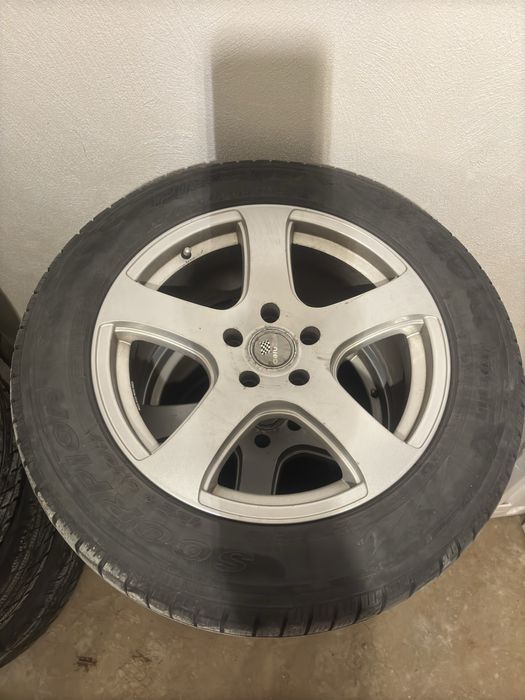 Pirelli Scorpion 18-ки с джанти