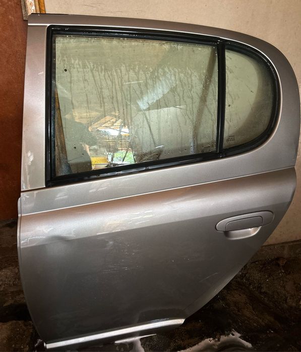 Тойота Ярис 2001-2005г.