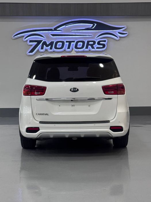 Kia Carnival продается