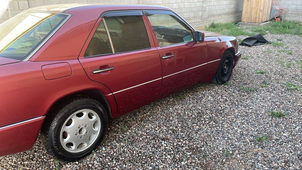 Мерседес Е 300 3 обём