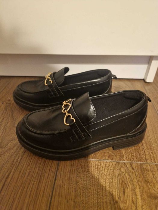 Mocasini H&M Fete mărimea 31 - Detaliu inimi aurii