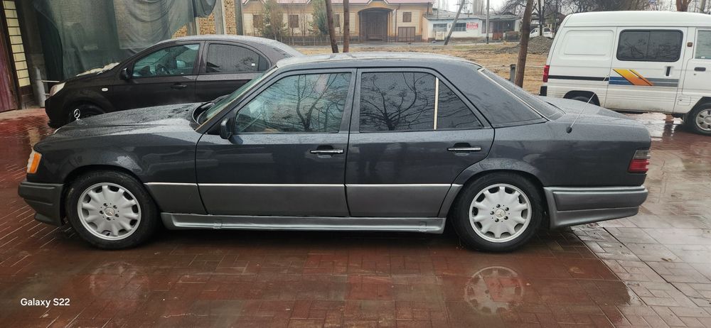 W124  sotiladi gazi bor