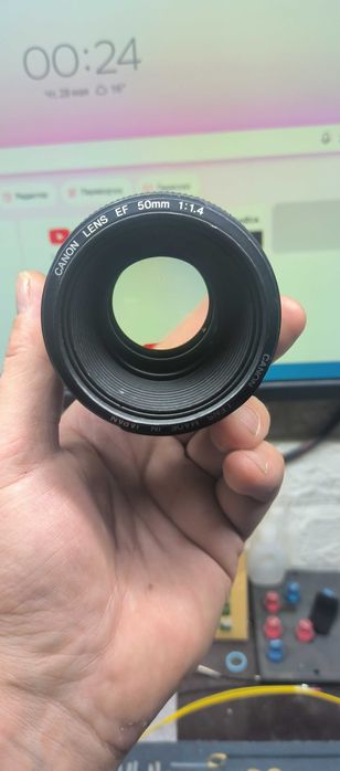 Canon lens EF 50mm 1.4