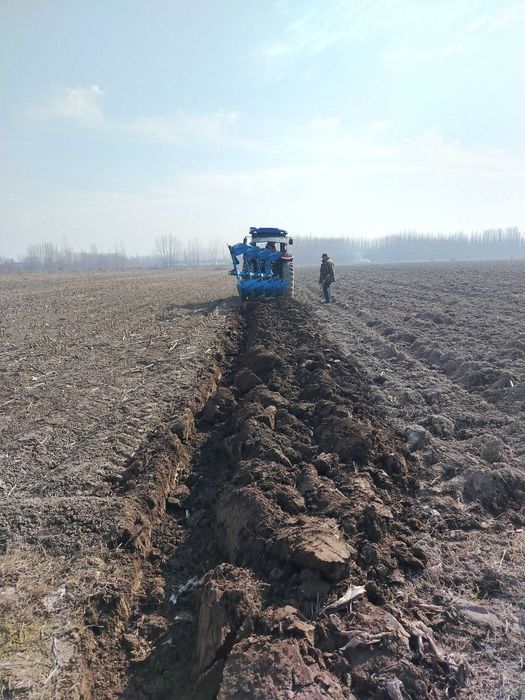 Qishloq xujaligi texnikasi sotiladi.