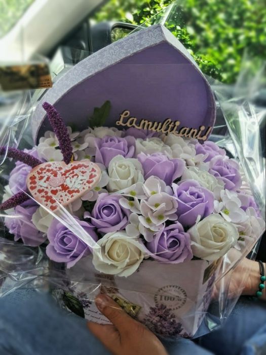 Buchete cu trandafiri din săpun, elegante și parfumate  Un cadou deo