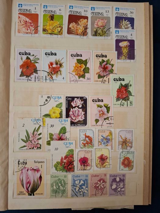 Продам альбом с марками(Тема: Цветы,бабочки,грибы...