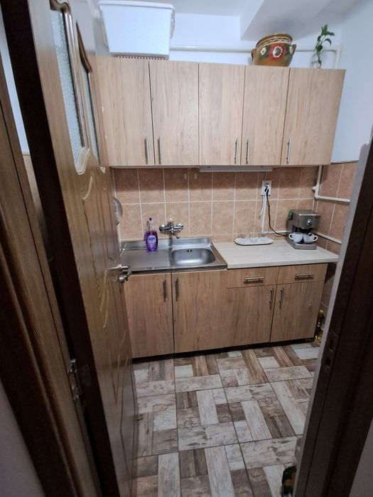 Garzoniera de vanzare