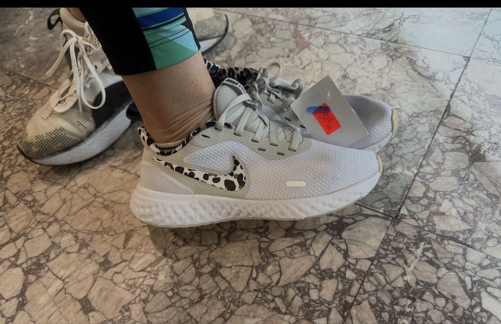 Дамски маратонки и кецове Nike